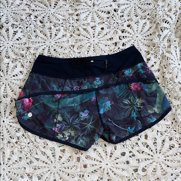 lululemon athletica Pants - Lululemon Speed Up Shorts Curious Jungle Multi Black